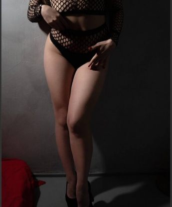 💋
У меня шикарные формы, нежная кожа и голубые глаза, которые обещают незабываемые моменты нашей встречи. 😍
Мое безупречное тело создано для удовлетворения всех твоих сексуальных фантазий. 💦
В моих распоряжении множество эксклюзивных услуг, которые ты можешь выбрать по своему вкусу. 💄
Позволь мне стать твоей ночной феей, которая исполнит все твои желания и сделает вечер незабываемым! ✨
Все фото и отзывы о моей работе ты можешь посмотреть на моей страничке. 📸
Жду тебя у себя в уютной гостинице в центре Москвы! 🏨 Тамара